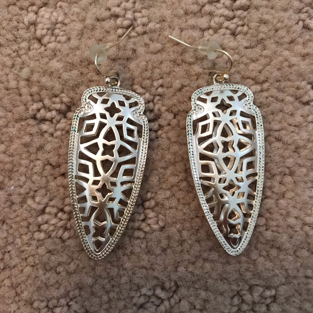 Kendra Scott Sadie gold filigree earrings